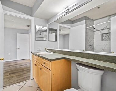 2305 N Congress Avenue - Photo Thumbnail 11