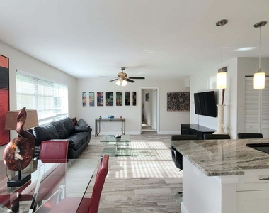 115 Sw 1st Avenue - Photo Thumbnail 2