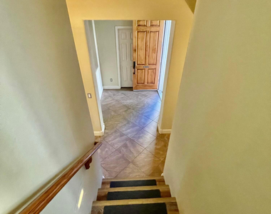 13586 N 152nd Drive - Photo Thumbnail 10