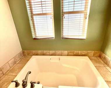 13586 N 152nd Drive - Photo Thumbnail 21
