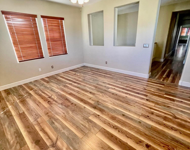 13586 N 152nd Drive - Photo Thumbnail 34