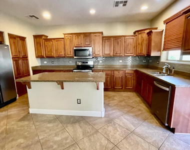 13586 N 152nd Drive - Photo Thumbnail 9
