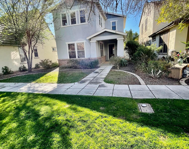 13586 N 152nd Drive - Photo Thumbnail 3