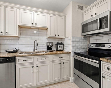 2804 Avenue J - Photo Thumbnail 4