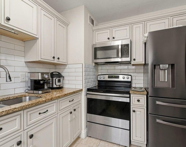 2804 Avenue J - Photo Thumbnail 6