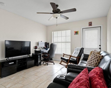 2804 Avenue J - Photo Thumbnail 5