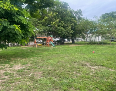 2804 Avenue J - Photo Thumbnail 10