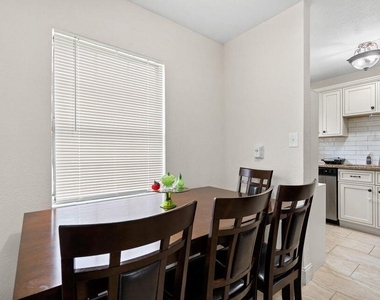 2804 Avenue J - Photo Thumbnail 8