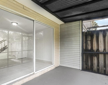304 Georgian Park Drive - Photo Thumbnail 27