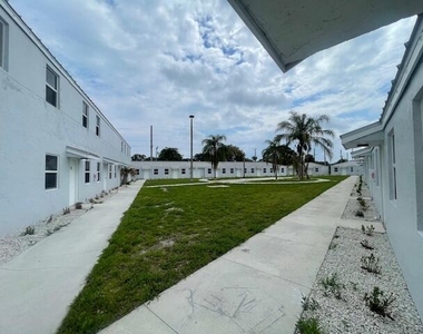 4383 Windsor Avenue - Photo Thumbnail 1