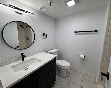 4570 Nw 18th Avenue - Photo Thumbnail 17