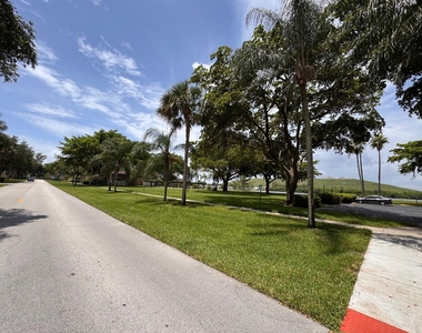 4570 Nw 18th Avenue - Photo Thumbnail 36