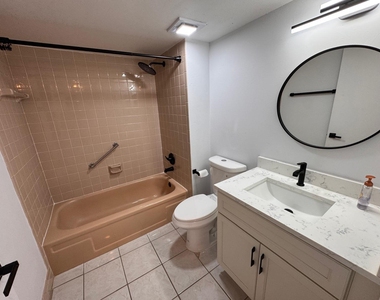 4570 Nw 18th Avenue - Photo Thumbnail 11