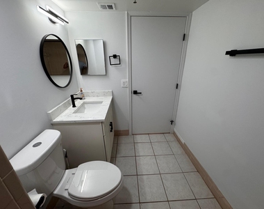 4570 Nw 18th Avenue - Photo Thumbnail 12