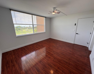 4570 Nw 18th Avenue - Photo Thumbnail 15