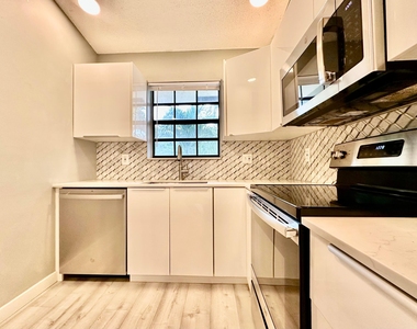 2800 Palmwood Terrace - Photo Thumbnail 4