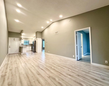2800 Palmwood Terrace - Photo Thumbnail 6