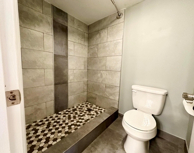 2800 Palmwood Terrace - Photo Thumbnail 18