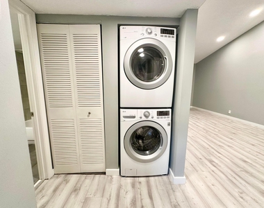 2800 Palmwood Terrace - Photo Thumbnail 9