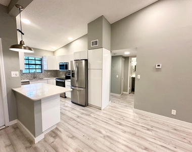 2800 Palmwood Terrace - Photo Thumbnail 8