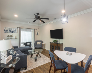 1620 Ne 8th Street - Photo Thumbnail 4