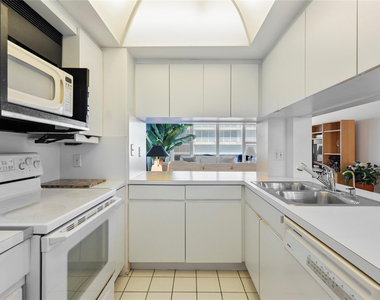 4010 Galt Ocean Drive - Photo Thumbnail 19