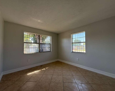 516 Nw 179th Street - Photo Thumbnail 7