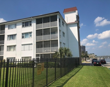 4500 N Flagler Drive - Photo Thumbnail 24