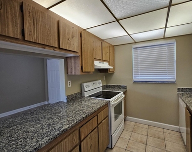1750 N Congress Avenue - Photo Thumbnail 7