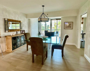 7582 Regency Lake Drive - Photo Thumbnail 4