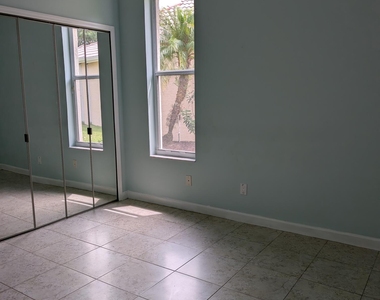 708 Sw Saint Vincent Cove - Photo Thumbnail 16