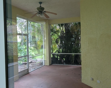 708 Sw Saint Vincent Cove - Photo Thumbnail 14