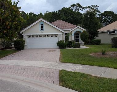 708 Sw Saint Vincent Cove - Photo Thumbnail 2