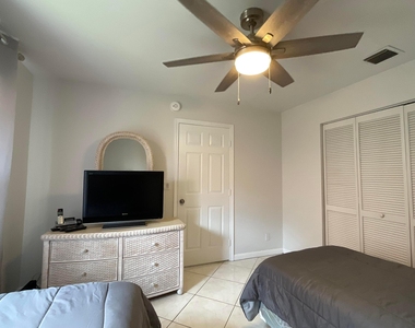 5574 Royal Lake Circle - Photo Thumbnail 22