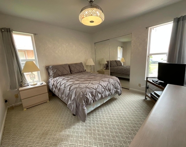 5574 Royal Lake Circle - Photo Thumbnail 17