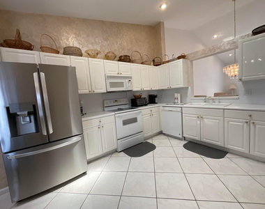5574 Royal Lake Circle - Photo Thumbnail 6