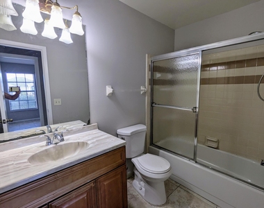554 Sw Lakehurst Drive - Photo Thumbnail 9