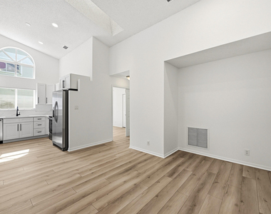 7618 S Pinewalk Dr S - Photo Thumbnail 18
