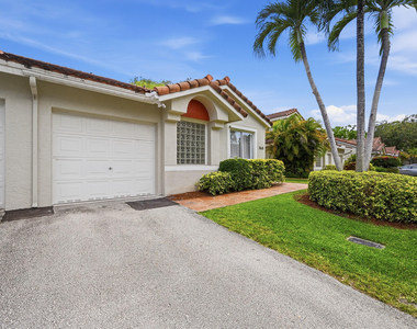 7618 S Pinewalk Dr S - Photo Thumbnail 1