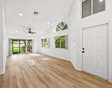 7618 S Pinewalk Dr S - Photo Thumbnail 4