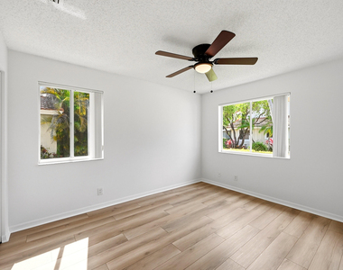 7618 S Pinewalk Dr S - Photo Thumbnail 14