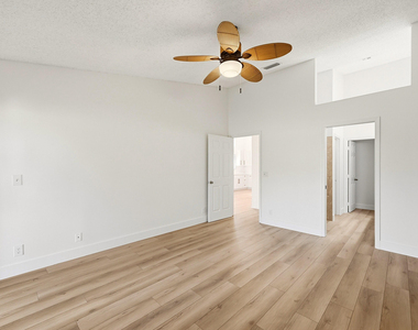 7618 S Pinewalk Dr S - Photo Thumbnail 10