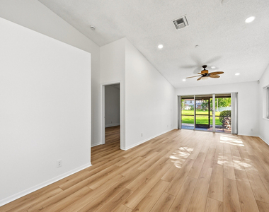 7618 S Pinewalk Dr S - Photo Thumbnail 26