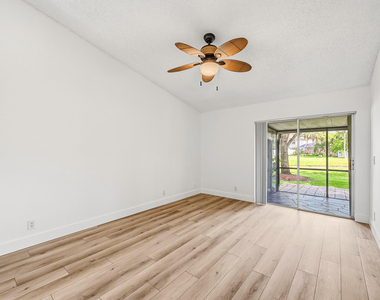 7618 S Pinewalk Dr S - Photo Thumbnail 8