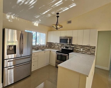 3110 Se Card Terrace - Photo Thumbnail 2