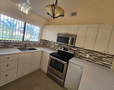 3110 Se Card Terrace - Photo Thumbnail 3