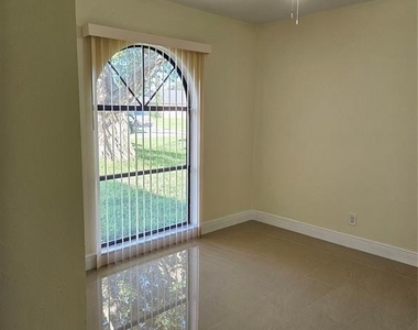 3110 Se Card Terrace - Photo Thumbnail 6