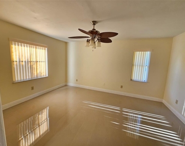 3110 Se Card Terrace - Photo Thumbnail 12