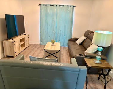 1357 Nw 94th Way - Photo Thumbnail 4