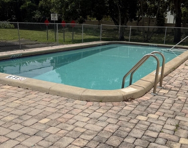 1357 Nw 94th Way - Photo Thumbnail 14